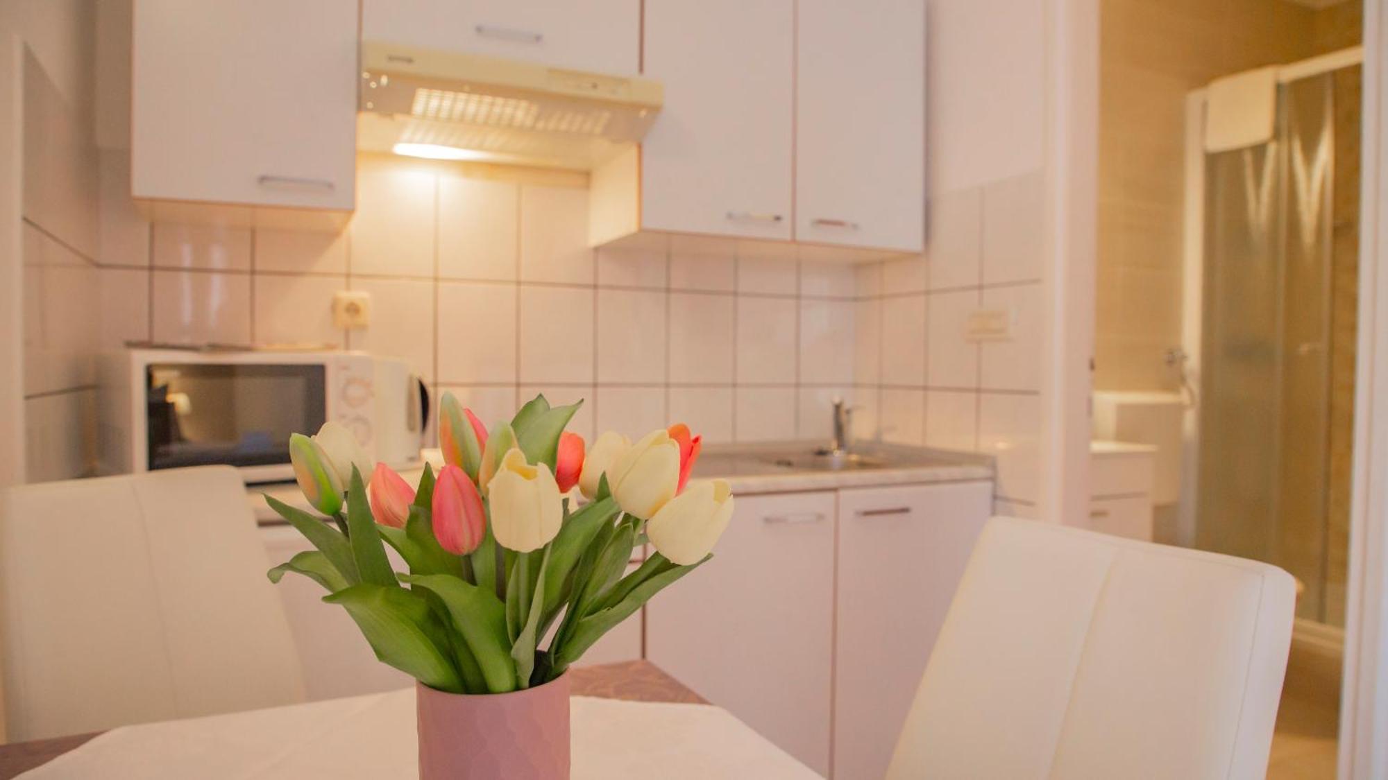 Baska Voda Apartments - Steps From The Beach, Free Parking, Central Location Ngoại thất bức ảnh