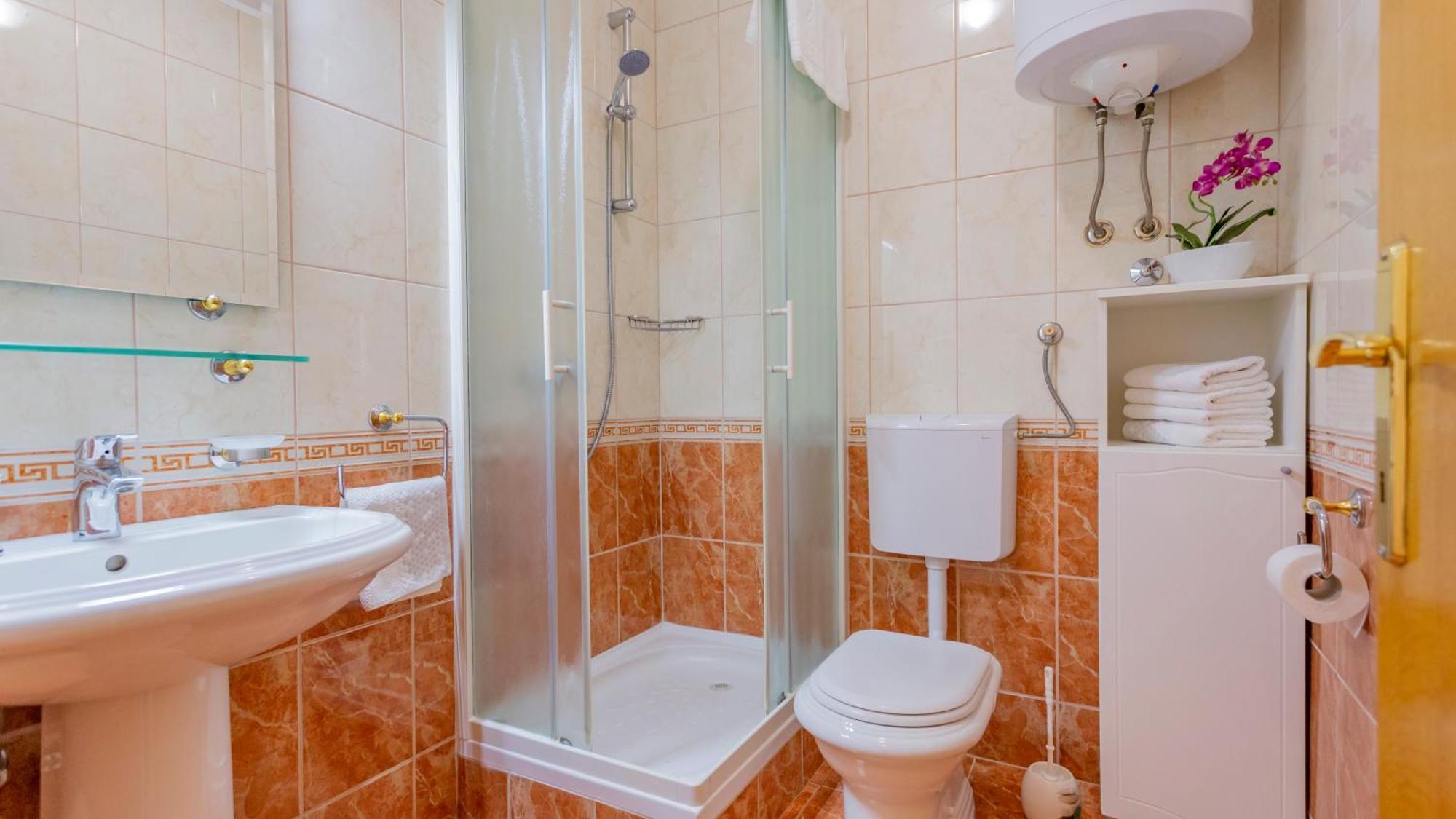 Baska Voda Apartments - Steps From The Beach, Free Parking, Central Location Ngoại thất bức ảnh