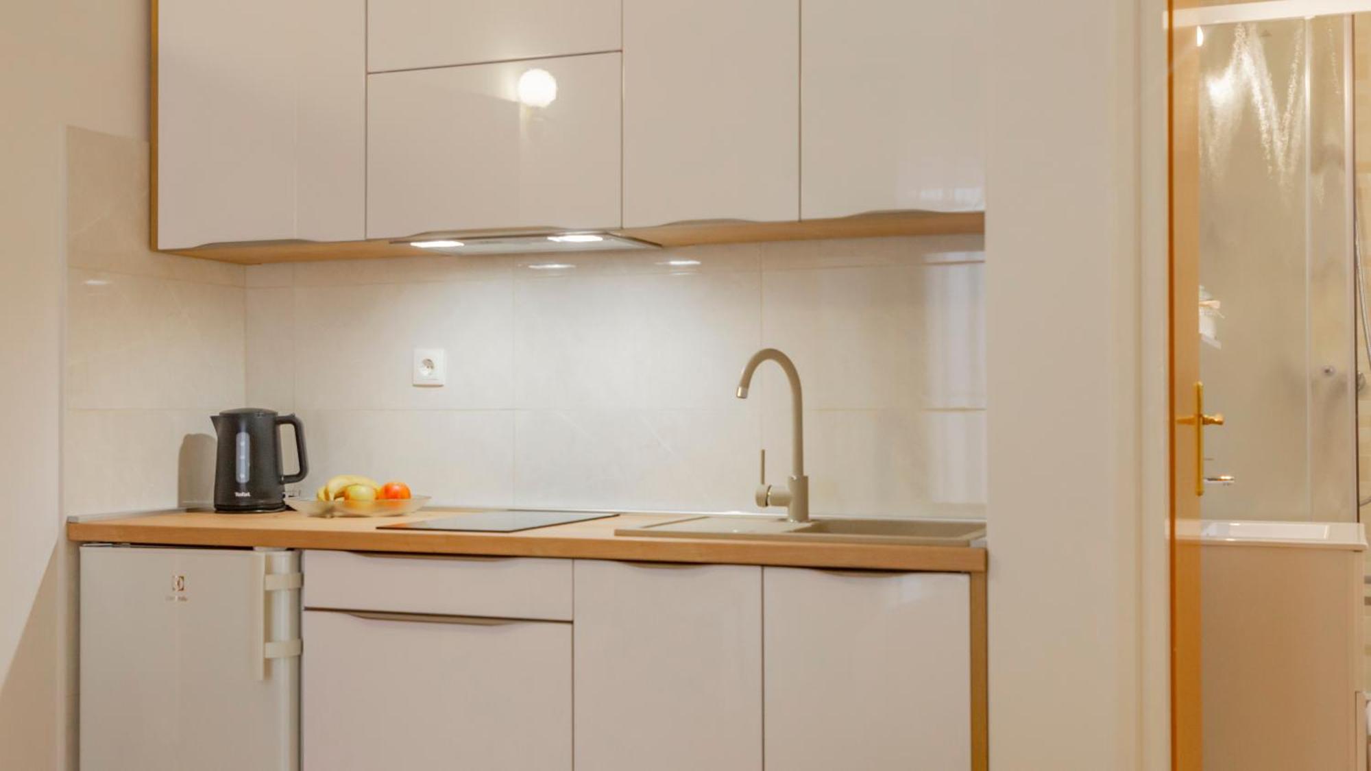 Baska Voda Apartments - Steps From The Beach, Free Parking, Central Location Ngoại thất bức ảnh