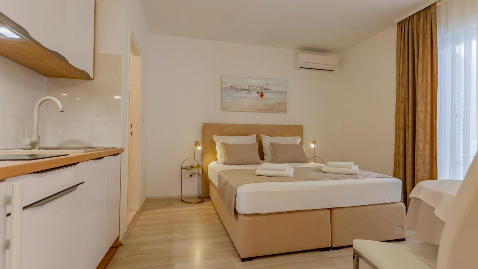 Baska Voda Apartments - Steps From The Beach, Free Parking, Central Location Ngoại thất bức ảnh