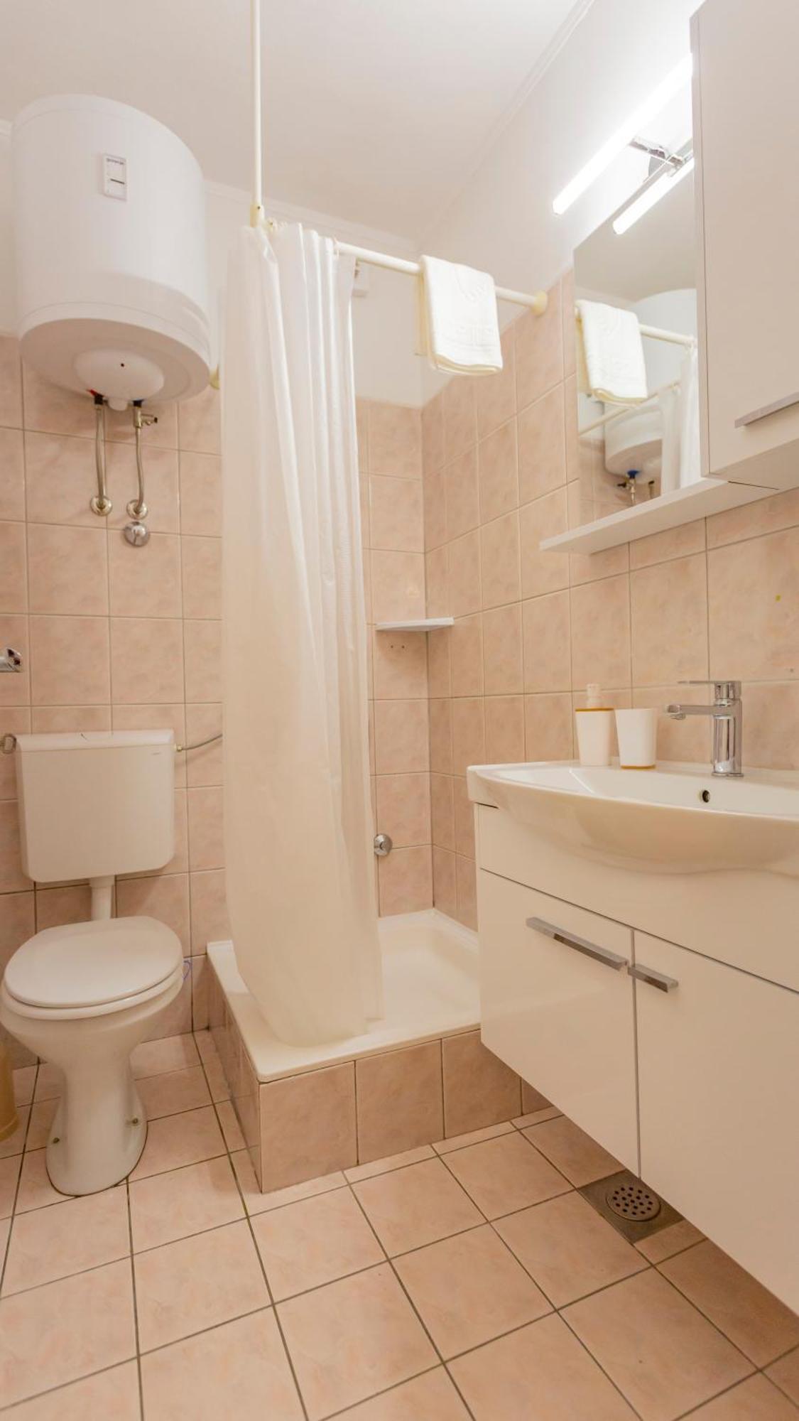 Baska Voda Apartments - Steps From The Beach, Free Parking, Central Location Ngoại thất bức ảnh