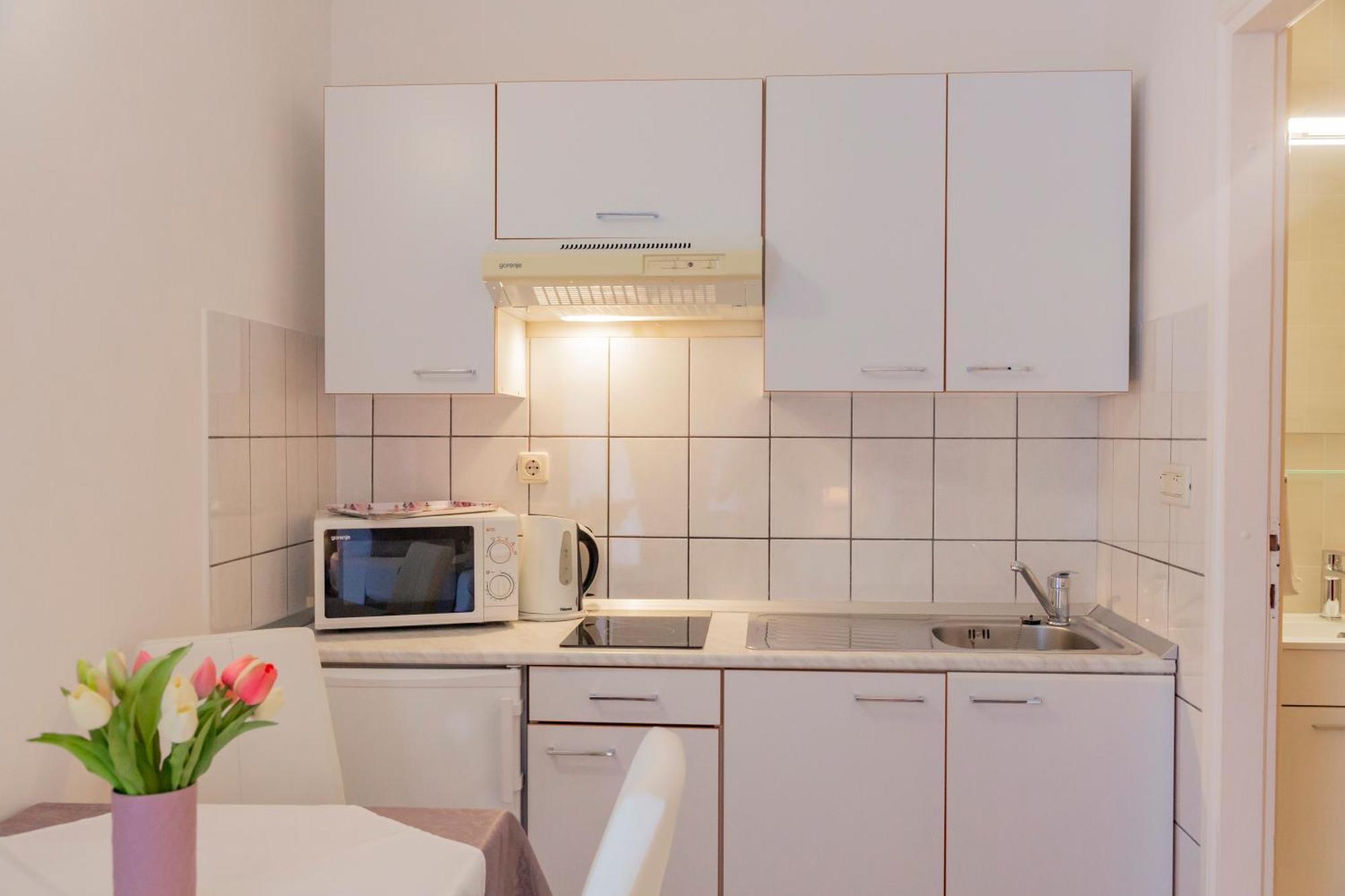 Baska Voda Apartments - Steps From The Beach, Free Parking, Central Location Ngoại thất bức ảnh