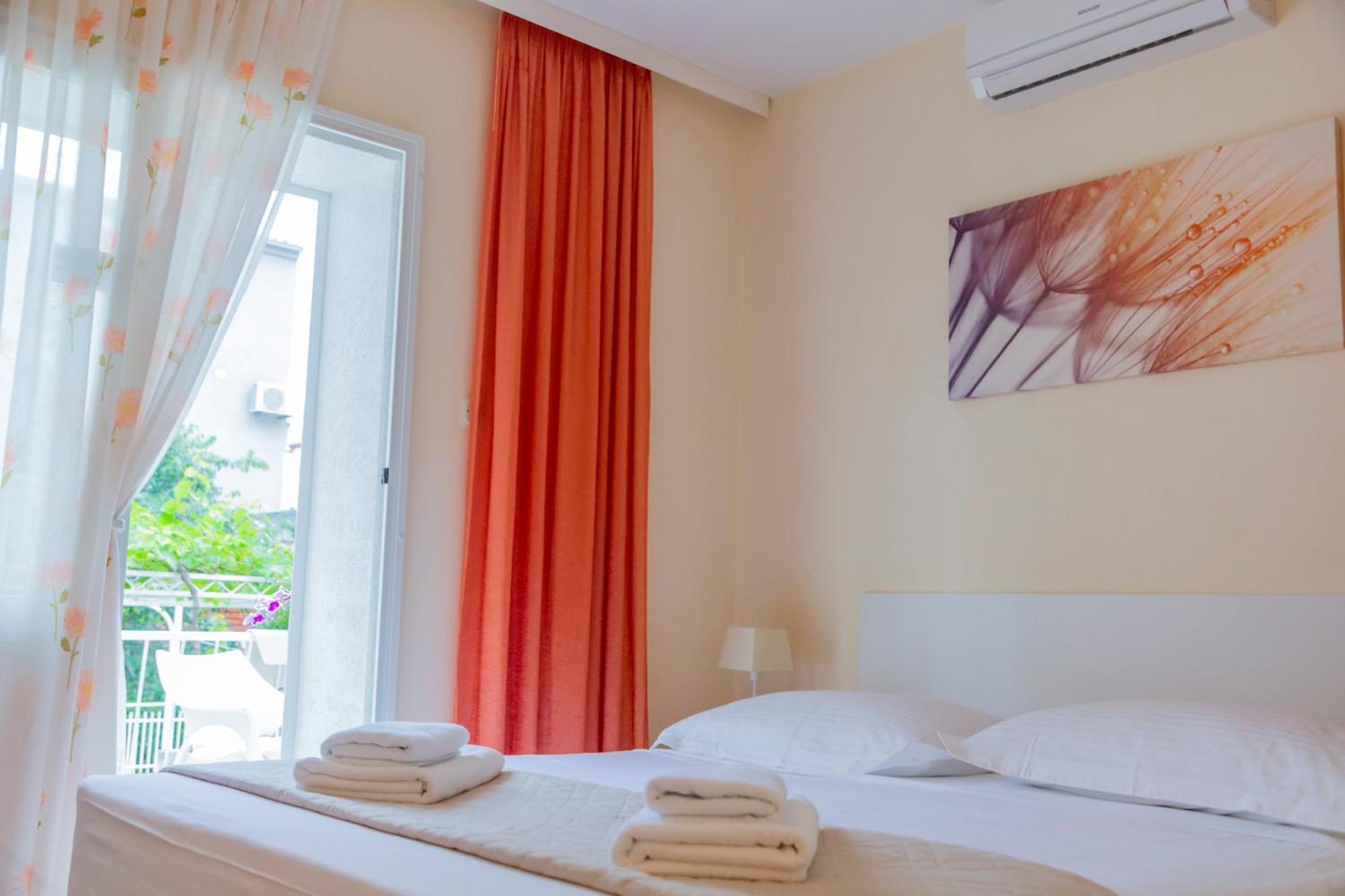 Baska Voda Apartments - Steps From The Beach, Free Parking, Central Location Ngoại thất bức ảnh